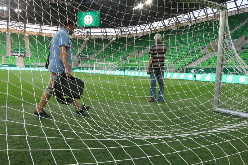 Illustration for article titled Mit gondoltok, az RTL Klub vagy a TV2 fog hirdetni a Fradi-stadionban?
